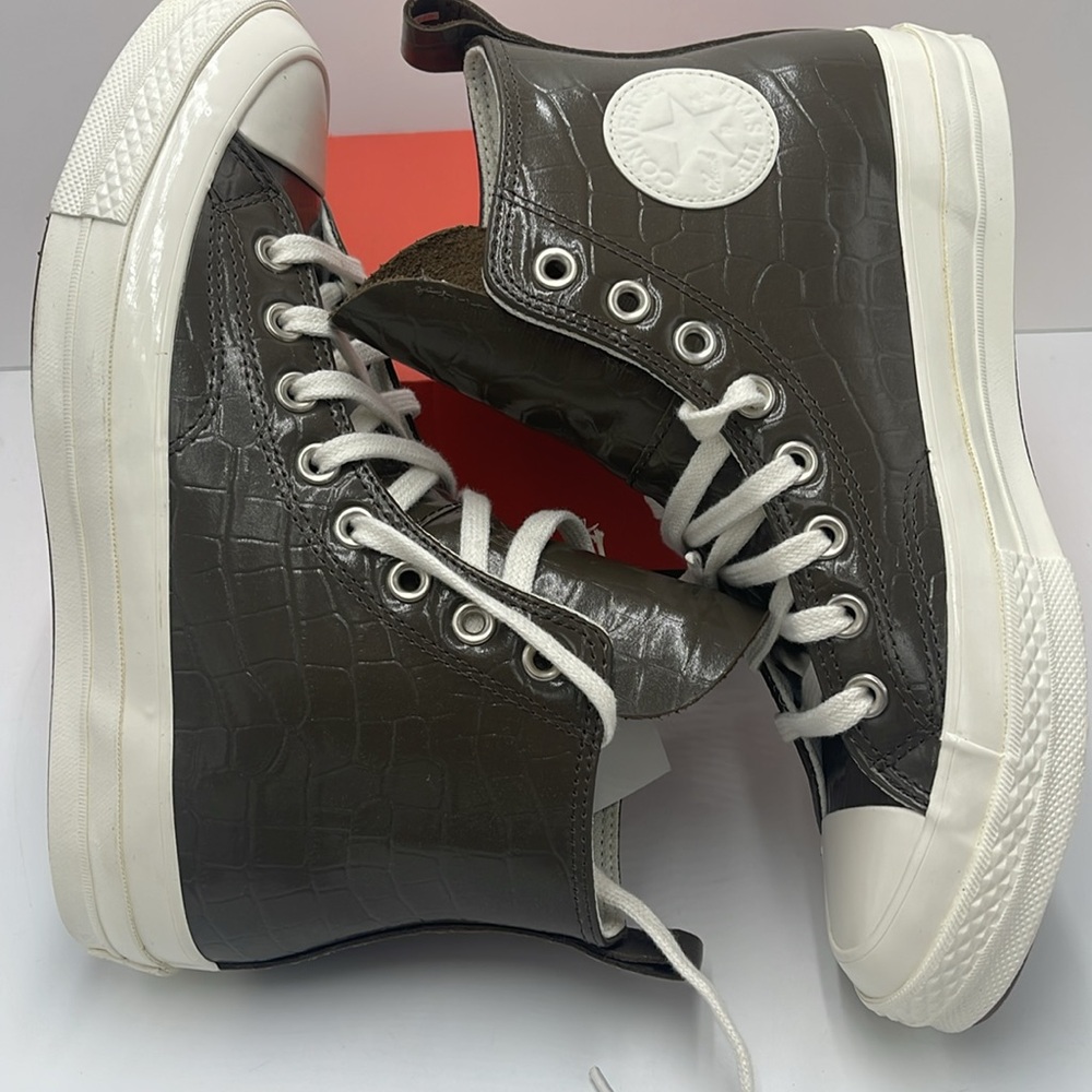 Converse WMNS Crocodile High-Tops A07656C
CHUCK 70 HI
ENGINE SMOKE/ENGINE SMOKE - Picture 11 of 16